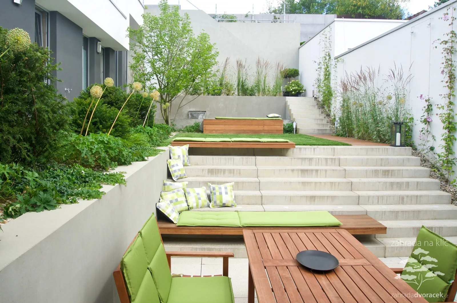 Atrium s vodní hrou stvořené pro odpočinek