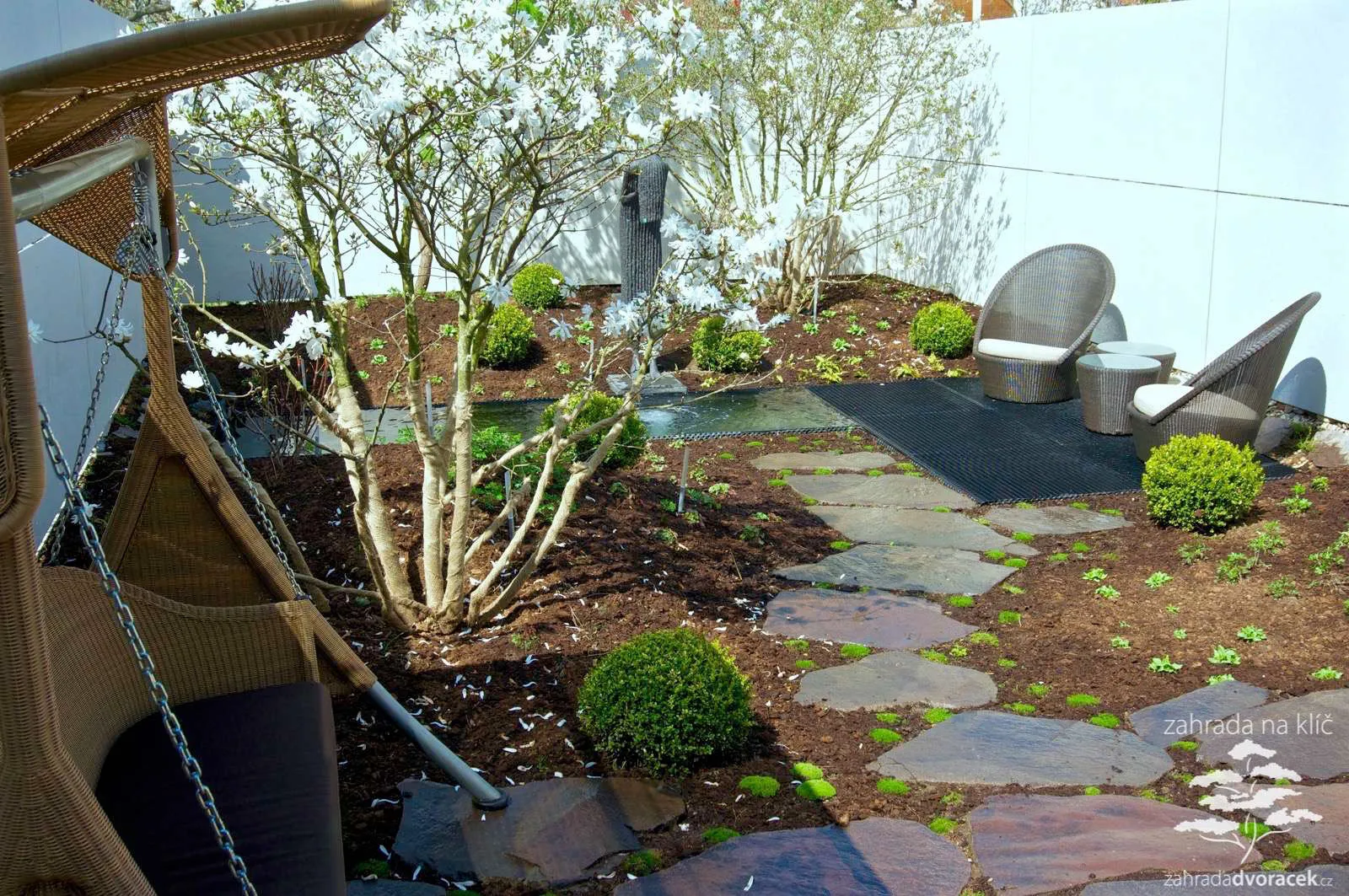 Zahrada se skákacími schody