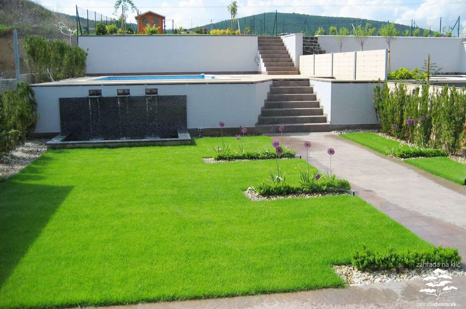 Minimalistický design s vodní hrou