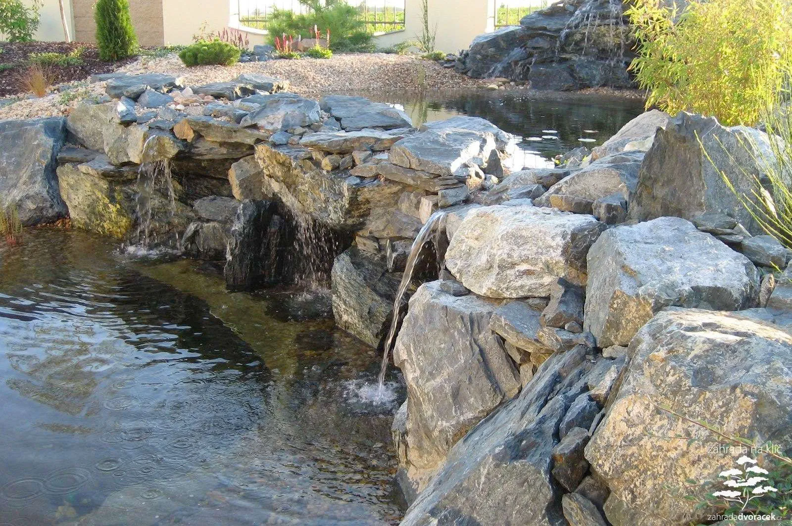 Šlapanice, zahrada s vodopády