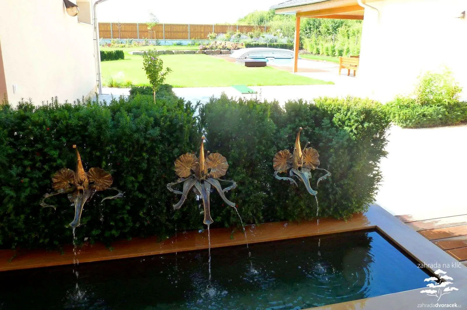 syrovice-zahrada-s-vodni-hrou-a-golfovou-jamkou