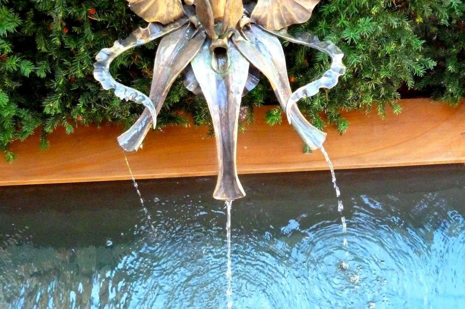 syrovice-zahrada-s-vodni-hrou-a-golfovou-jamkou