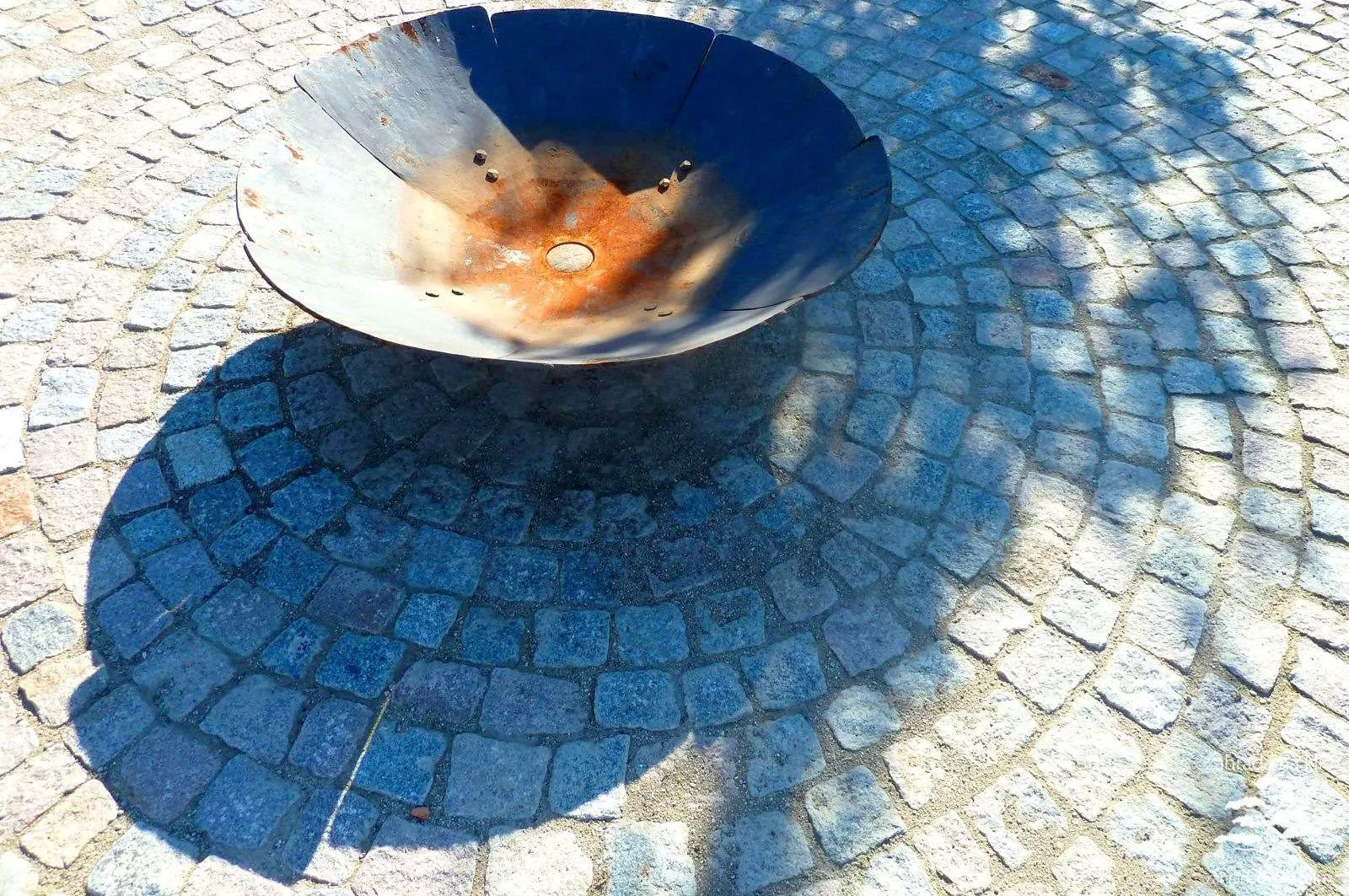 syrovice-zahrada-s-vodni-hrou-a-golfovou-jamkou