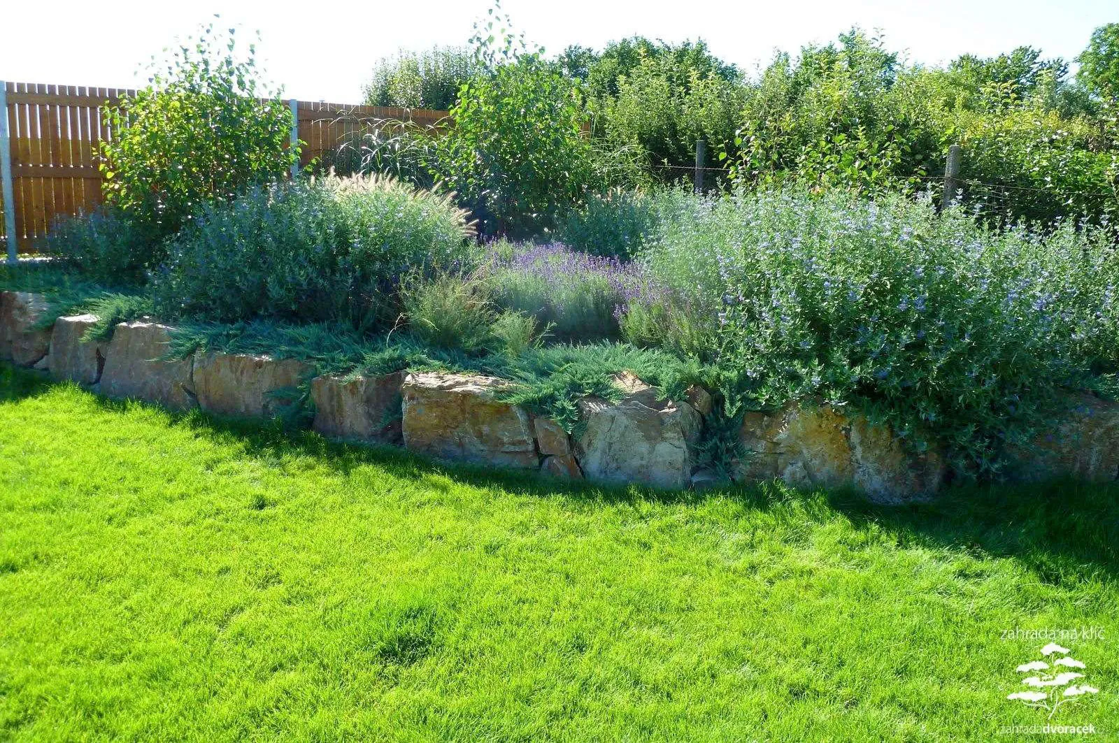 syrovice-zahrada-s-vodni-hrou-a-golfovou-jamkou