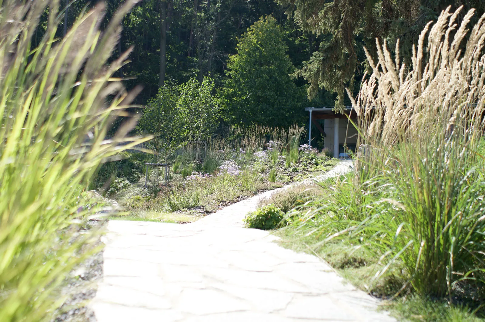 Zahrada se skákacími schody